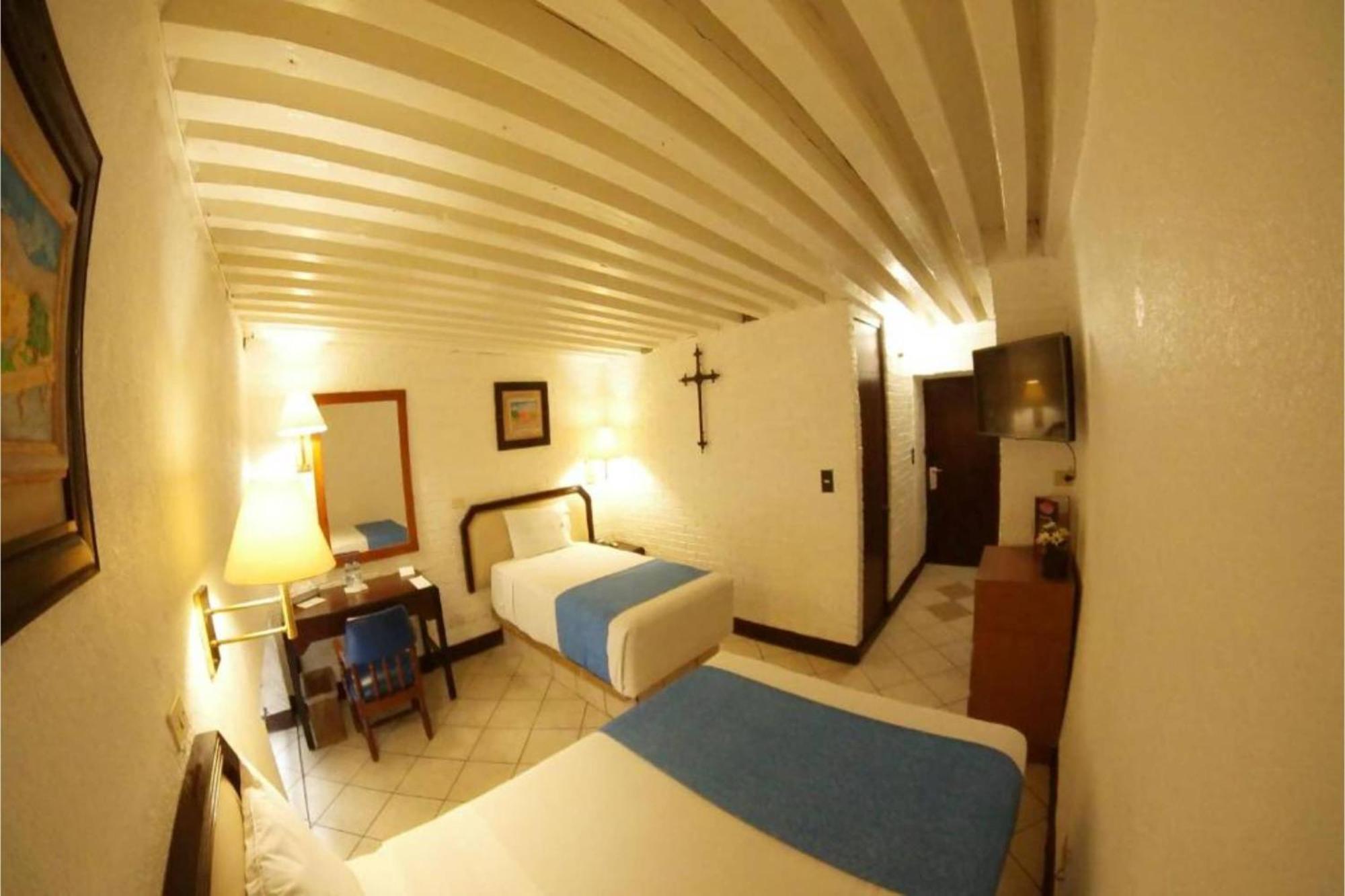 Collection O Hotel Del Portal, Puebla de Zaragoza Esterno foto